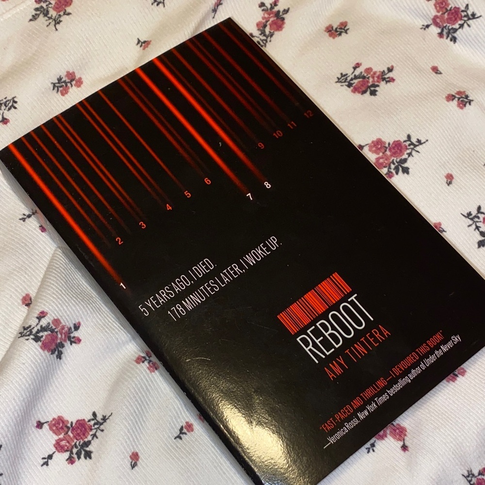 Reboot by Amy Tintera Book
